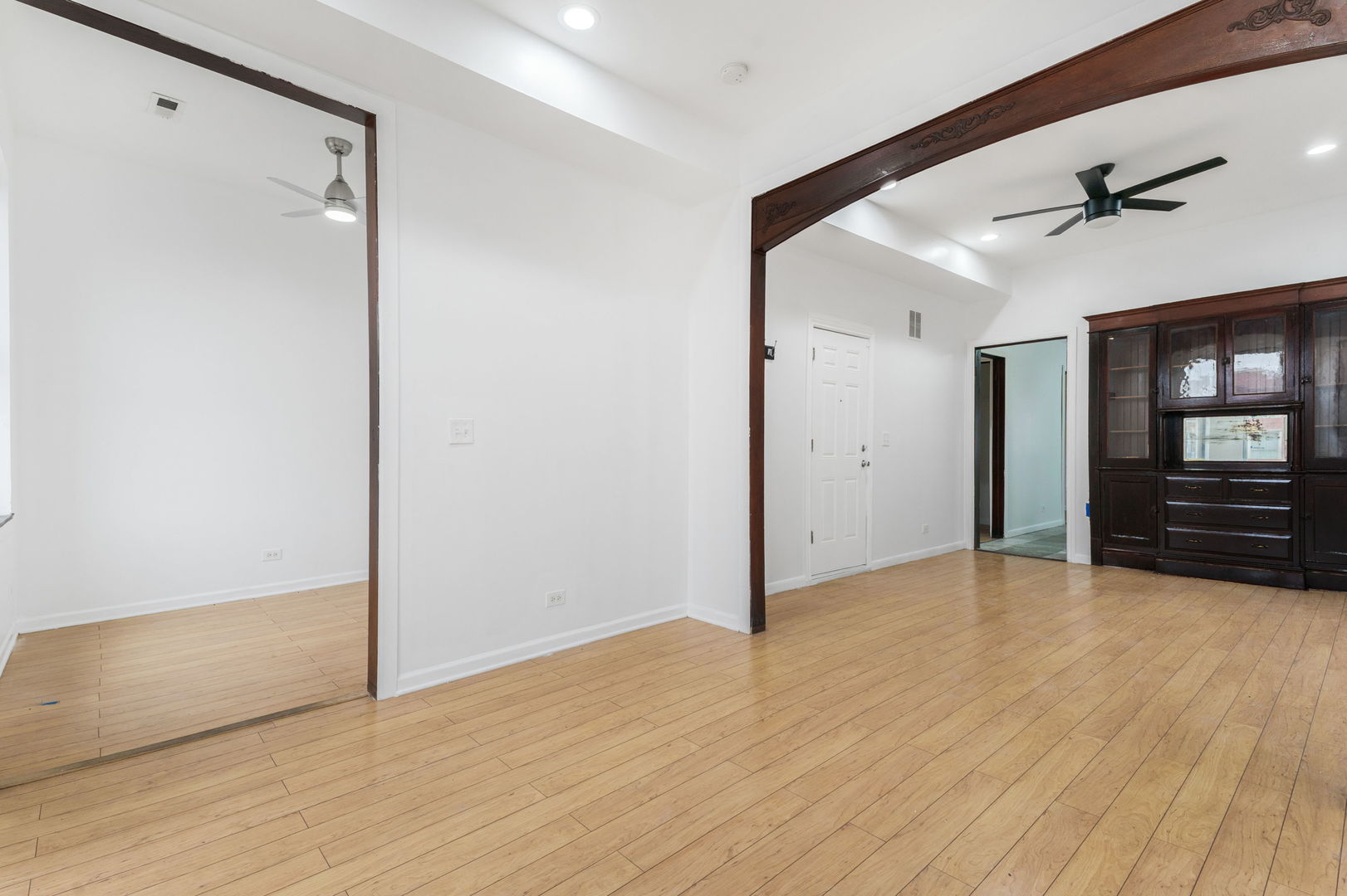 Chicago, Illinois, 60623, United States, 10 Bedrooms Bedrooms, ,Residential,For Sale,1997118