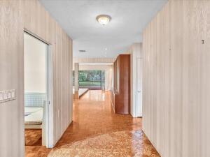 North Miami Beach, Florida, 33179, United States, 4 Bedrooms Bedrooms, ,2 BathroomsBathrooms,Residential,For Sale,1988572
