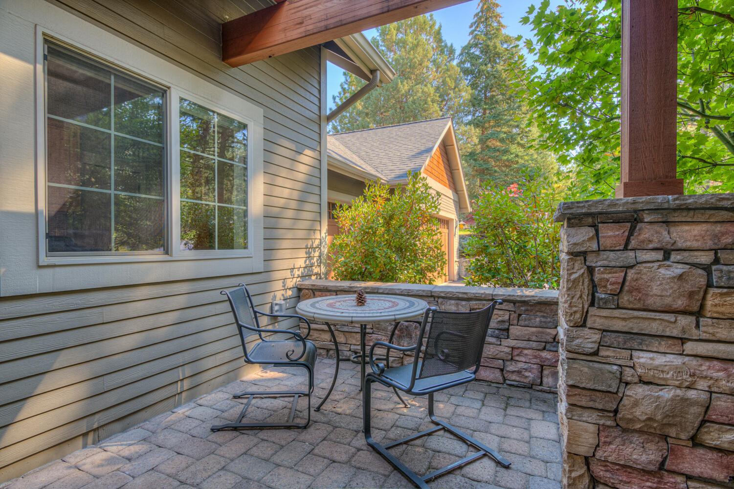 Bend, Oregon, 97703, United States, 4 Bedrooms Bedrooms, ,5 BathroomsBathrooms,Residential,For Sale,1979123