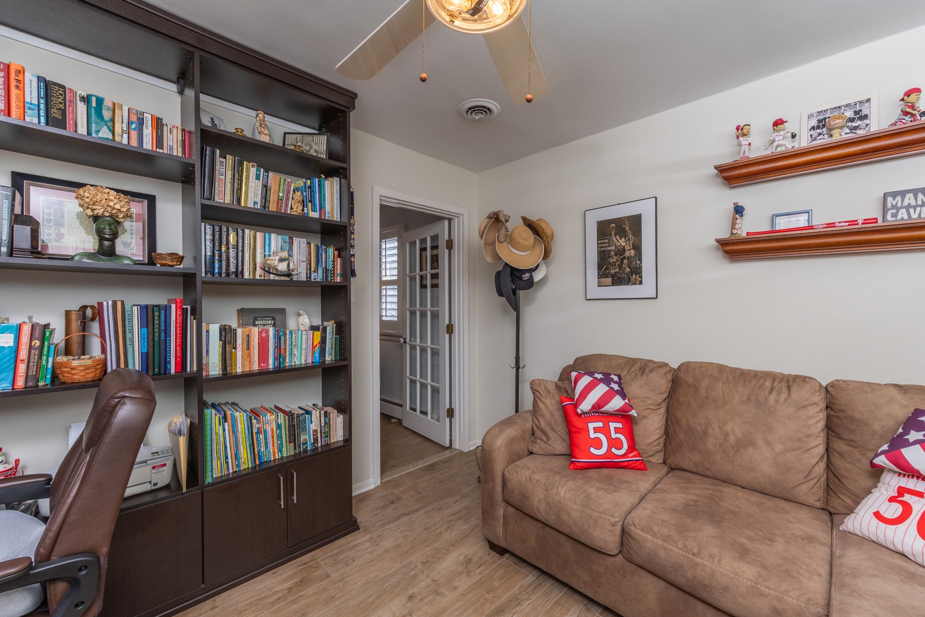  221N Belmont Drive - 物件實景