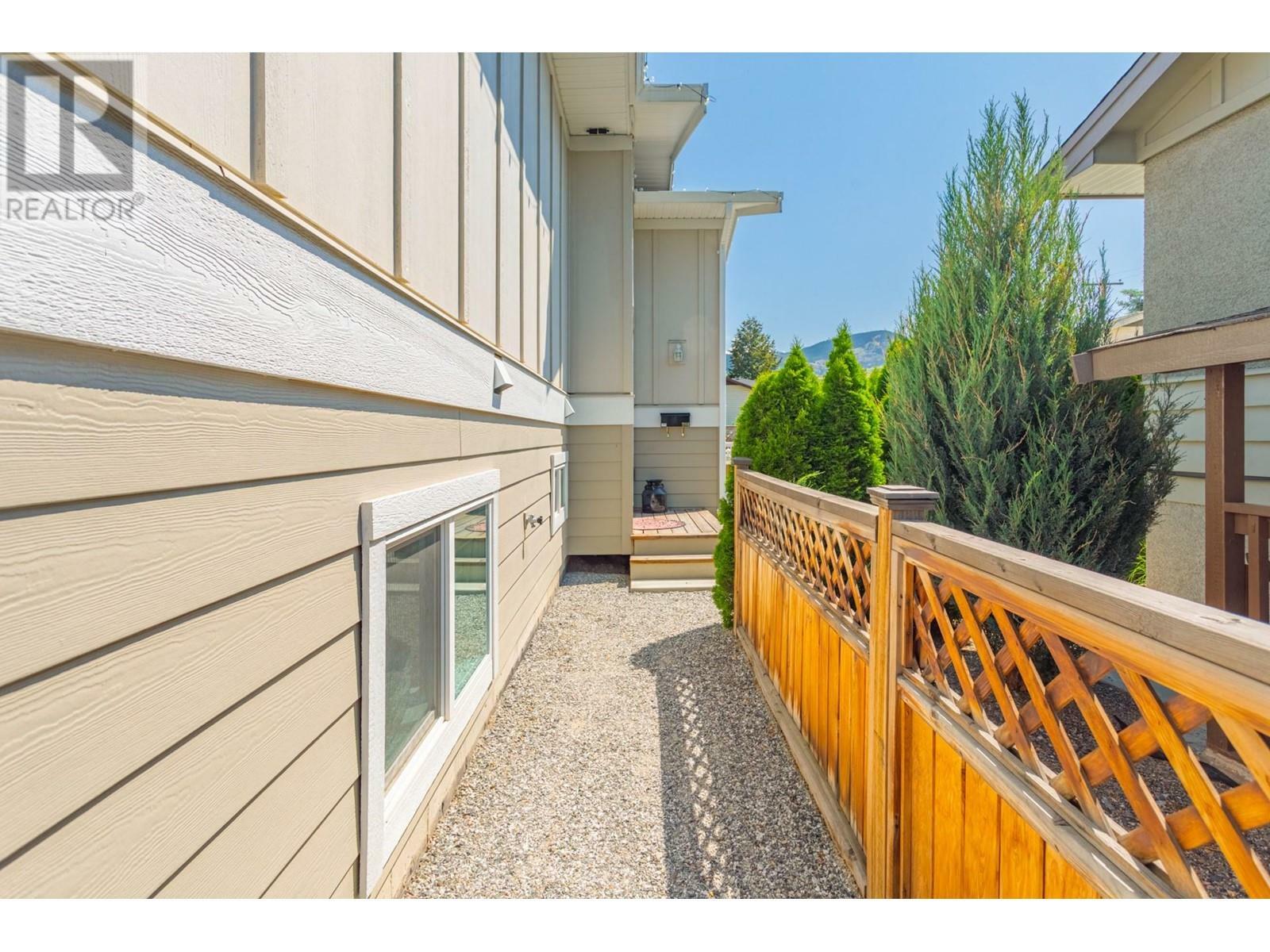 KELOWNA, British Columbia, V1X 2H2, CA, 3 Bedrooms Bedrooms, ,3 BathroomsBathrooms,Residential,For Sale,1839234
