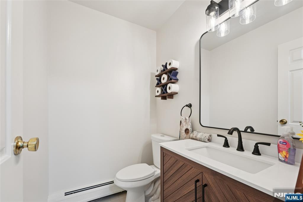 Englewood, New Jersey, 07631, United States, 3 Bedrooms Bedrooms, ,3 BathroomsBathrooms,Residential,For Sale,1925830