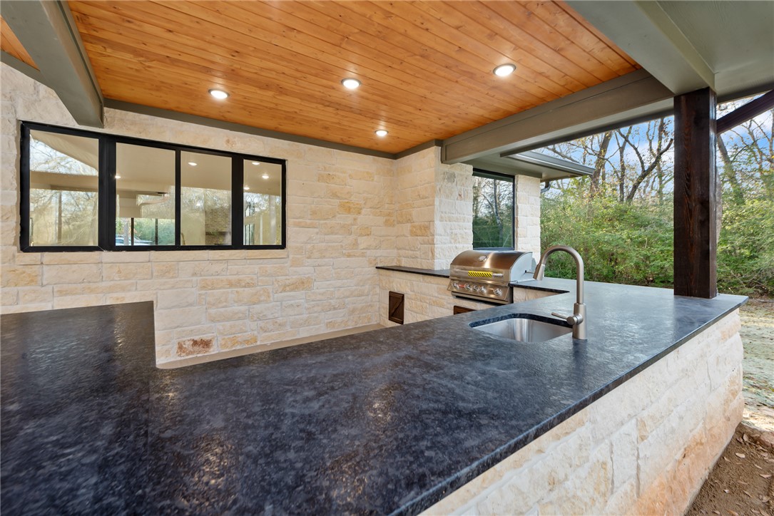 College Station, Texas, 77845, United States, 4 Bedrooms Bedrooms, ,5 BathroomsBathrooms,Residential,For Sale,1697908