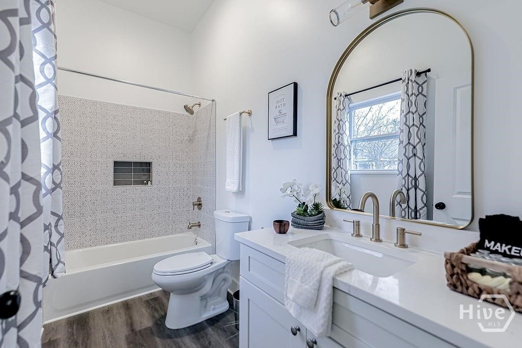 Savannah, Georgia, 31401, United States, ,Residential,For Sale,1942228