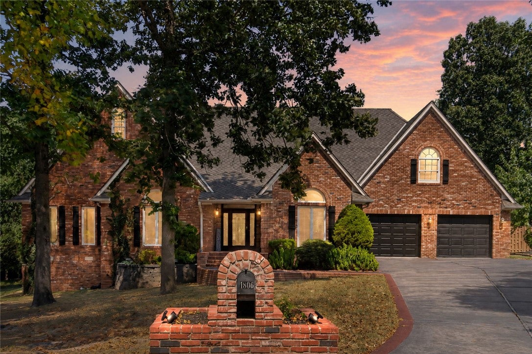 Prestwick Pl, Rogers, AR 72758
