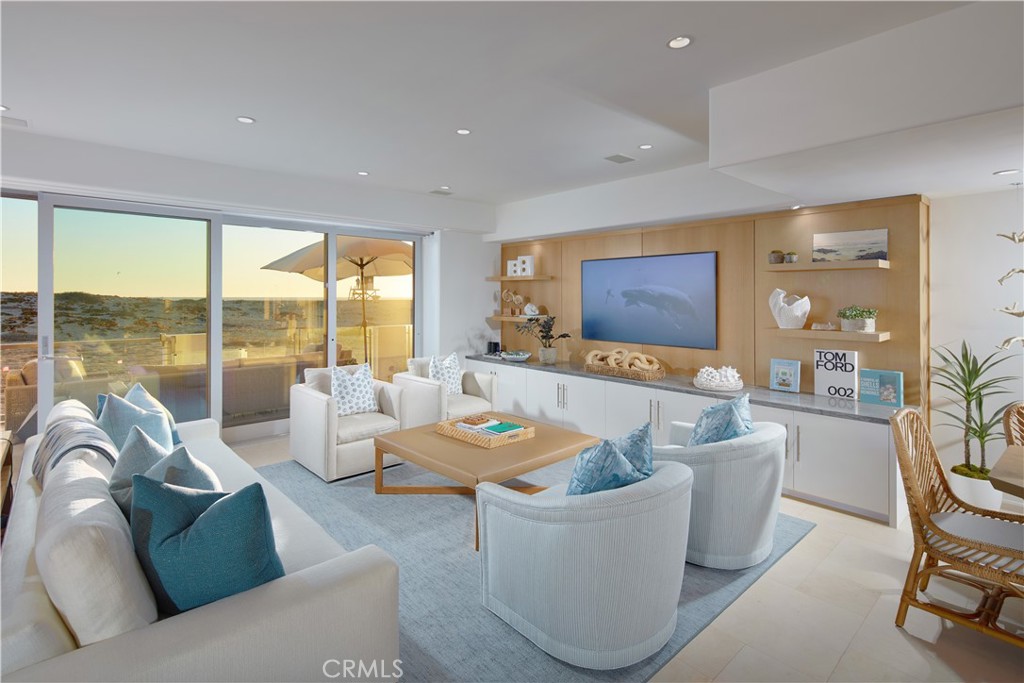 Newport Beach, California, 92661, United States, 7 Bedrooms Bedrooms, ,11 BathroomsBathrooms,Residential,For Sale,1877101