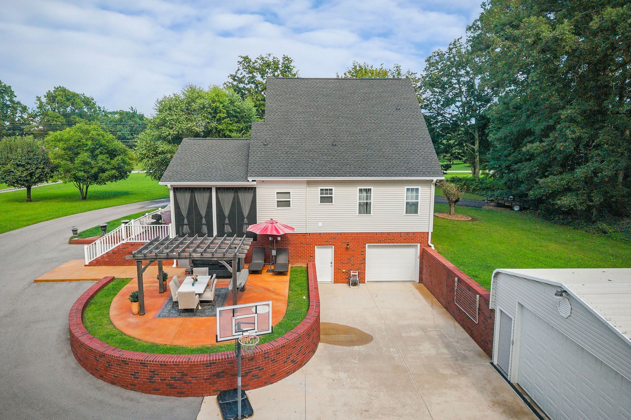 Smithville, Tennessee, 37166, United States, 1 Bedroom Bedrooms, ,4 BathroomsBathrooms,Residential,For Sale,2006606