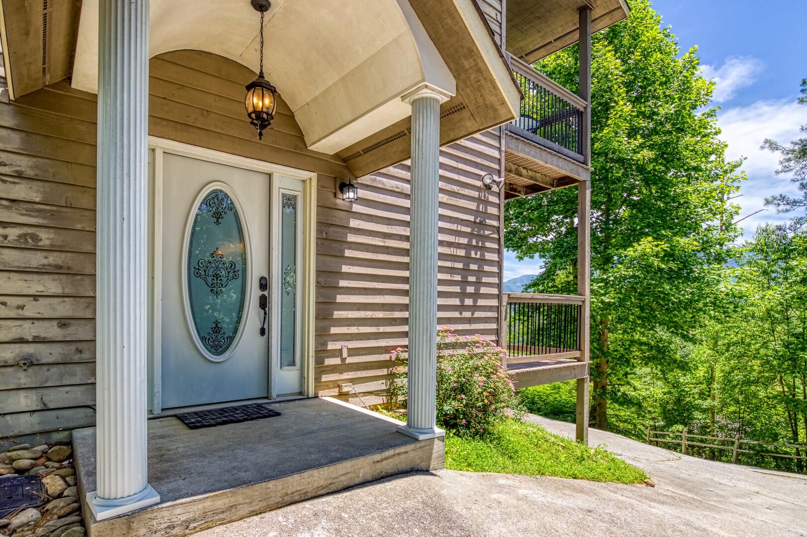 Gatlinburg, Tennessee, 37738, United States, 2 Bedrooms Bedrooms, ,3 BathroomsBathrooms,Residential,For Sale,1931589