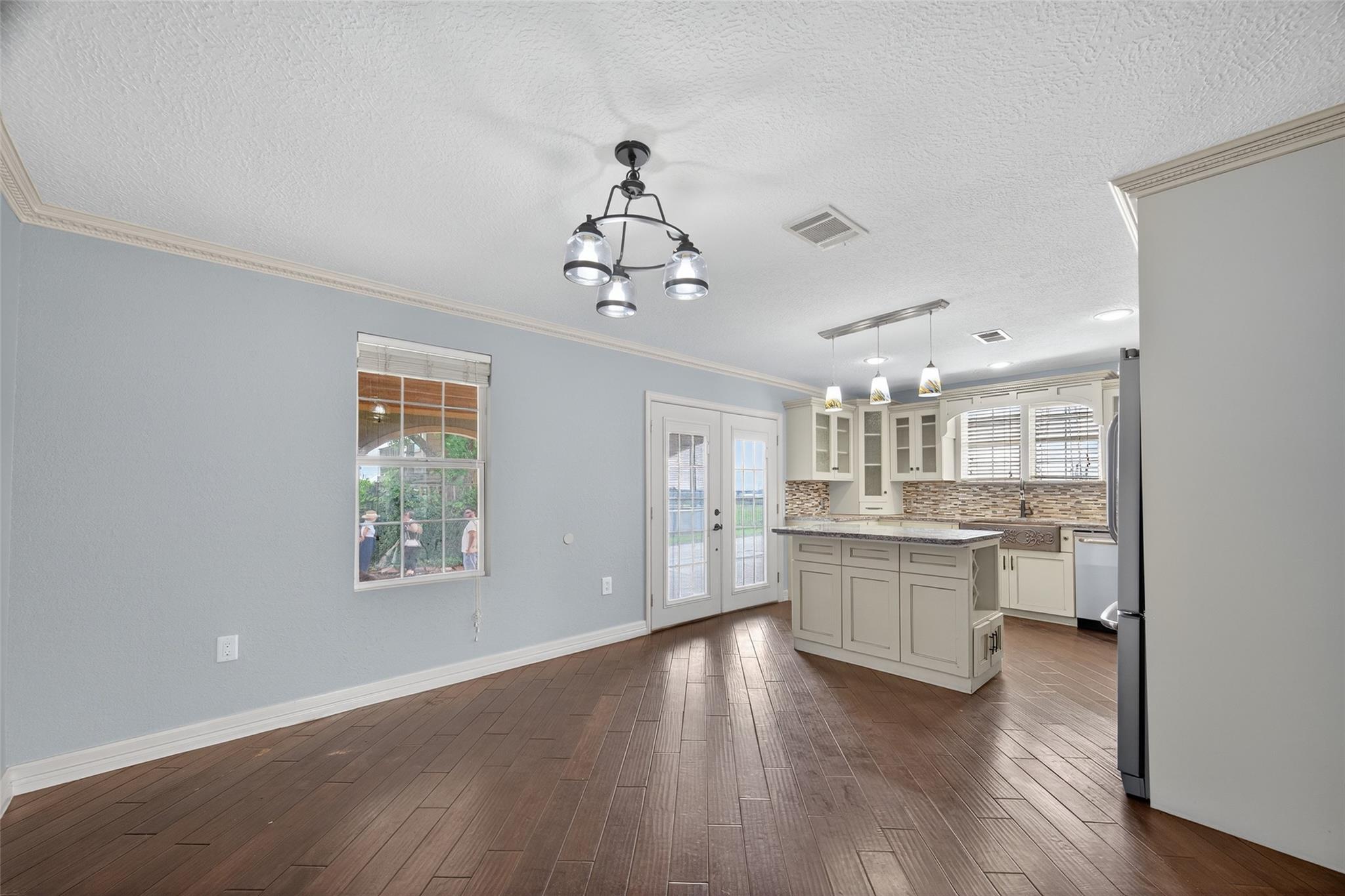 Channelview, Texas, 77530, United States, 12 Bedrooms Bedrooms, ,8 BathroomsBathrooms,Residential,For Sale,1977547