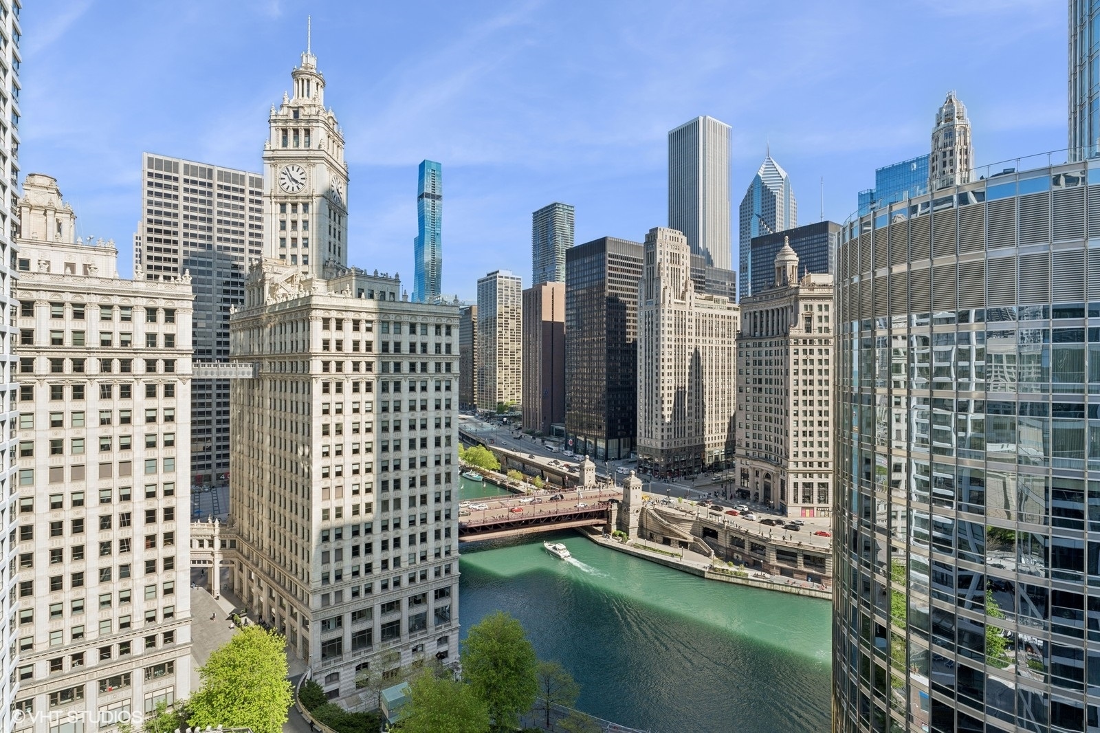 Chicago, Illinois, 60611, United States, 3 Bedrooms Bedrooms, ,4 BathroomsBathrooms,Residential,For Sale,1903791