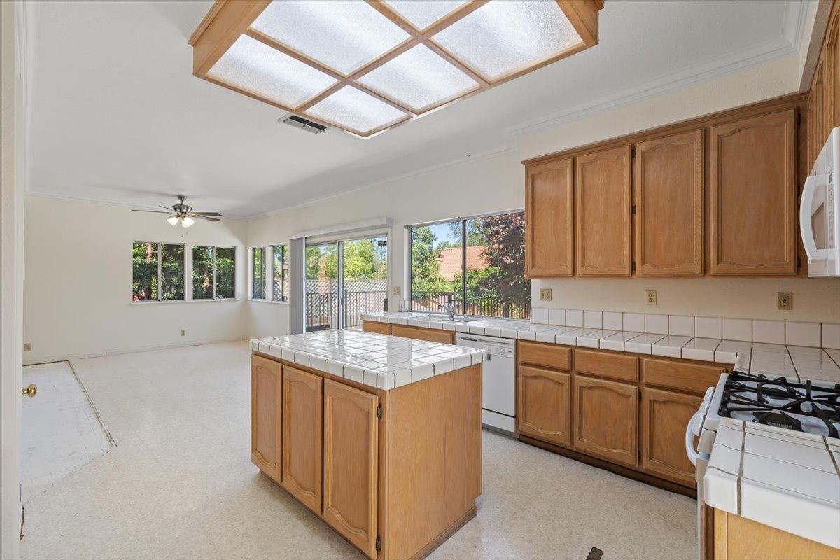 Orangevale, California, 95662, United States, 4 Bedrooms Bedrooms, ,3 BathroomsBathrooms,Residential,For Sale,1855492