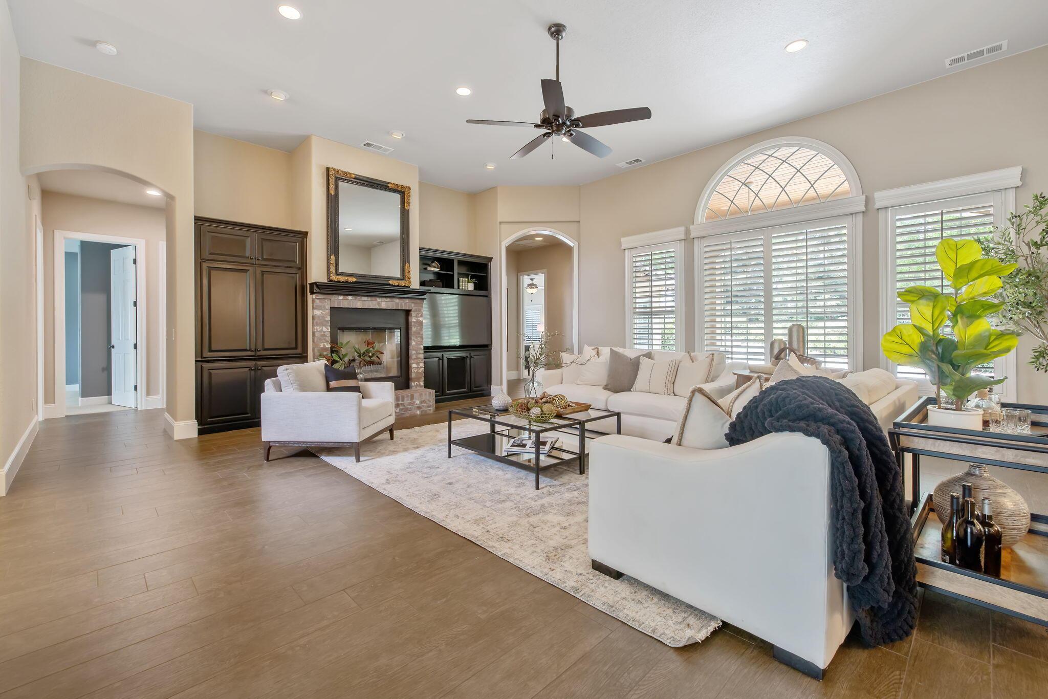 Visalia, California, 93277, United States, 3 Bedrooms Bedrooms, ,2 BathroomsBathrooms,Residential,For Sale,2048559
