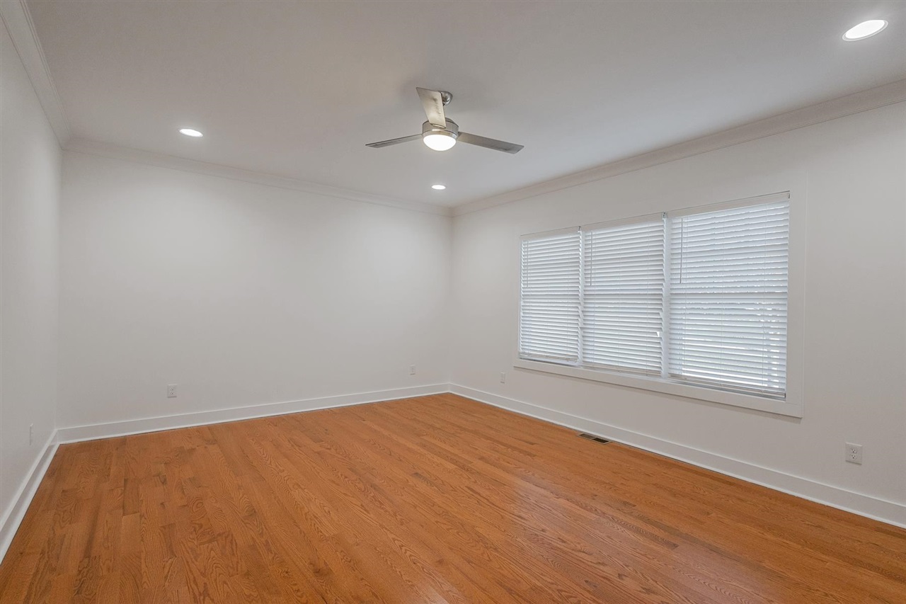 Bowling Green, Kentucky, 42103, United States, 4 Bedrooms Bedrooms, ,5 BathroomsBathrooms,Residential,For Sale,1991774