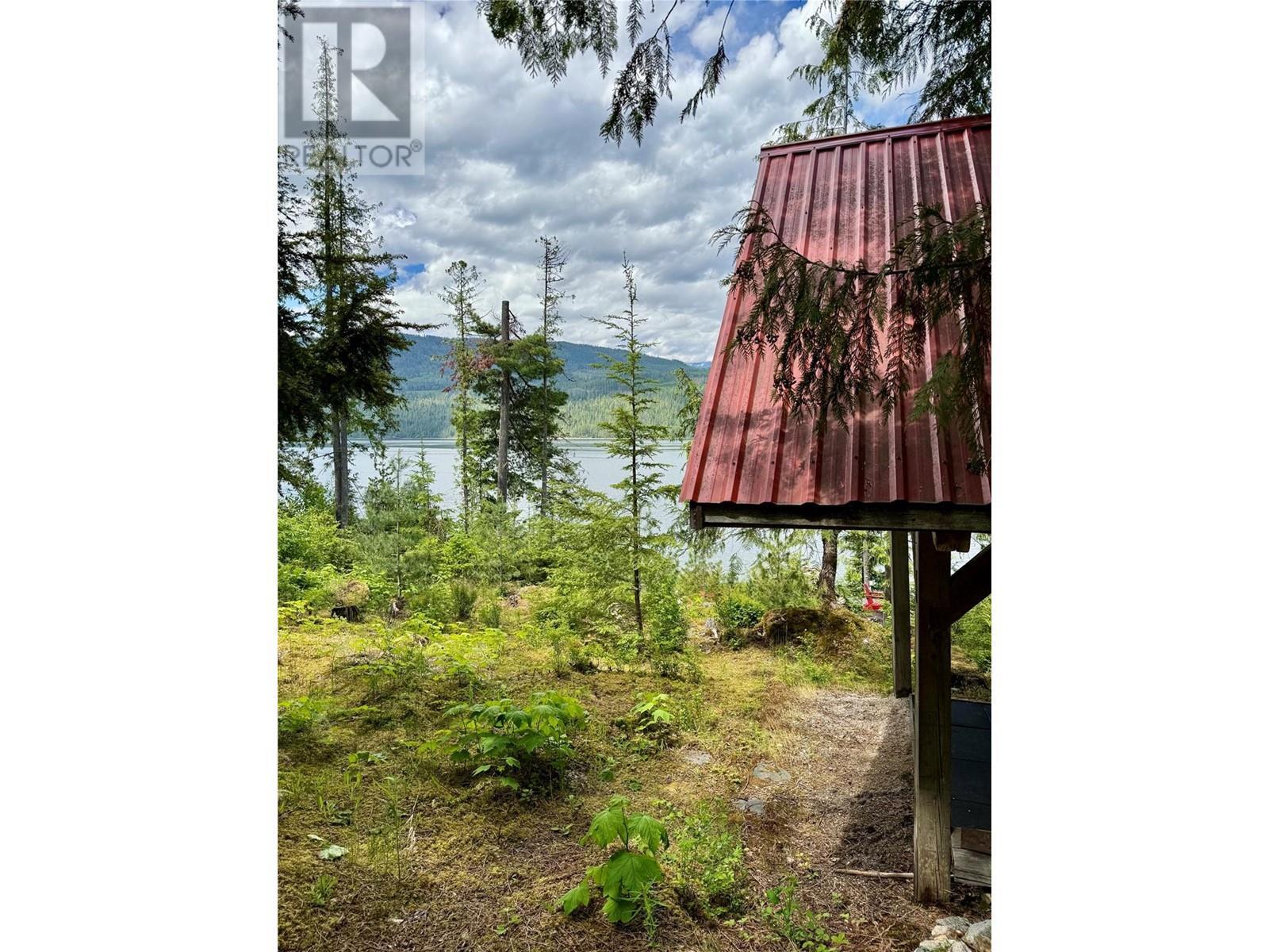 SICAMOUS, British Columbia, V0E 2V0, CA, 3 Bedrooms Bedrooms, ,2 BathroomsBathrooms,Residential,For Sale,1838077