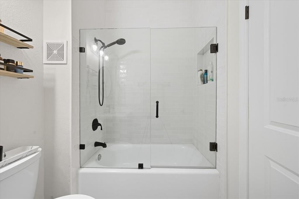 Tampa, Florida, 33602, United States, 3 Bedrooms Bedrooms, ,2 BathroomsBathrooms,Residential,For Sale,1970738