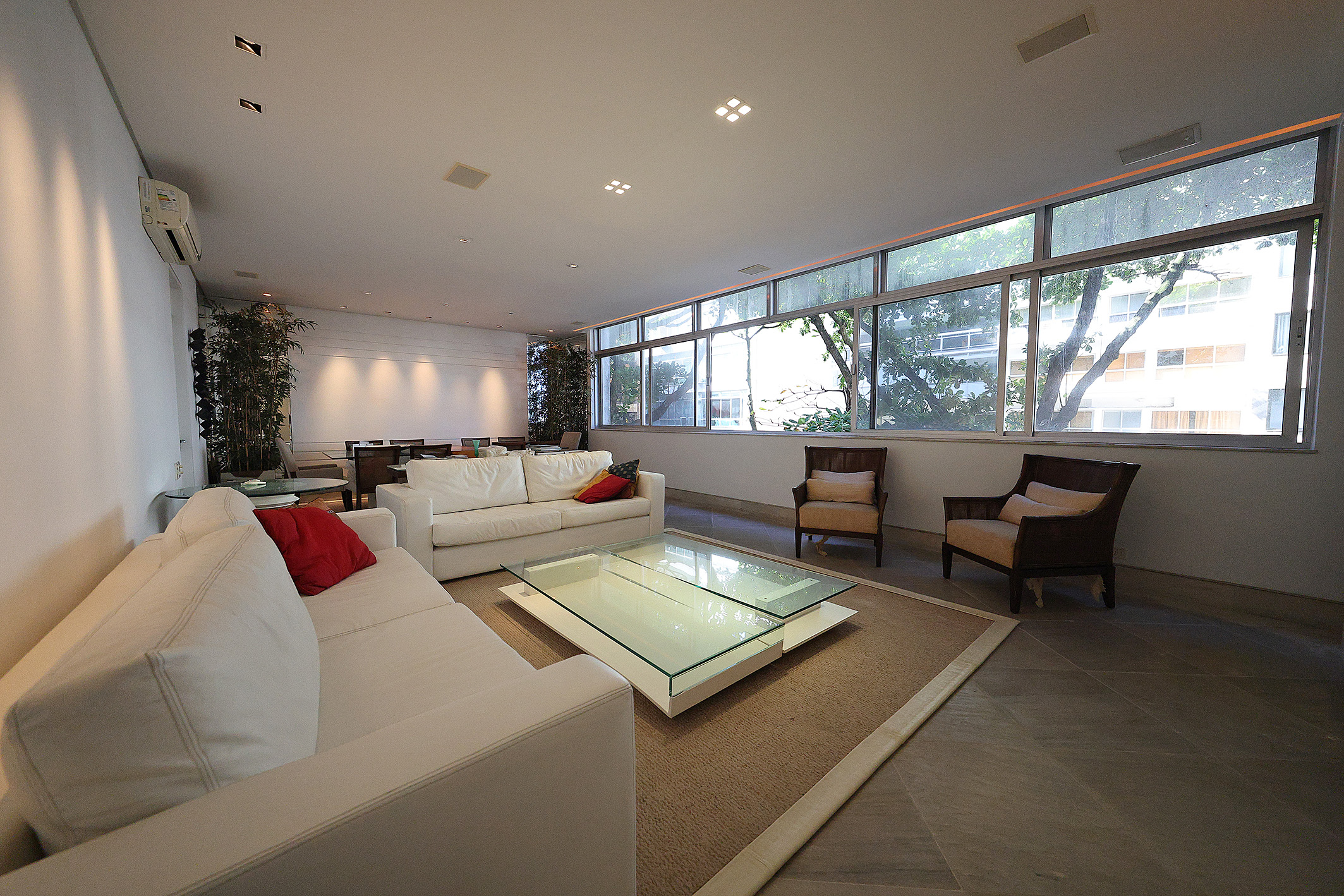  Circular floor plan apartment one block from the beach - 物件實景