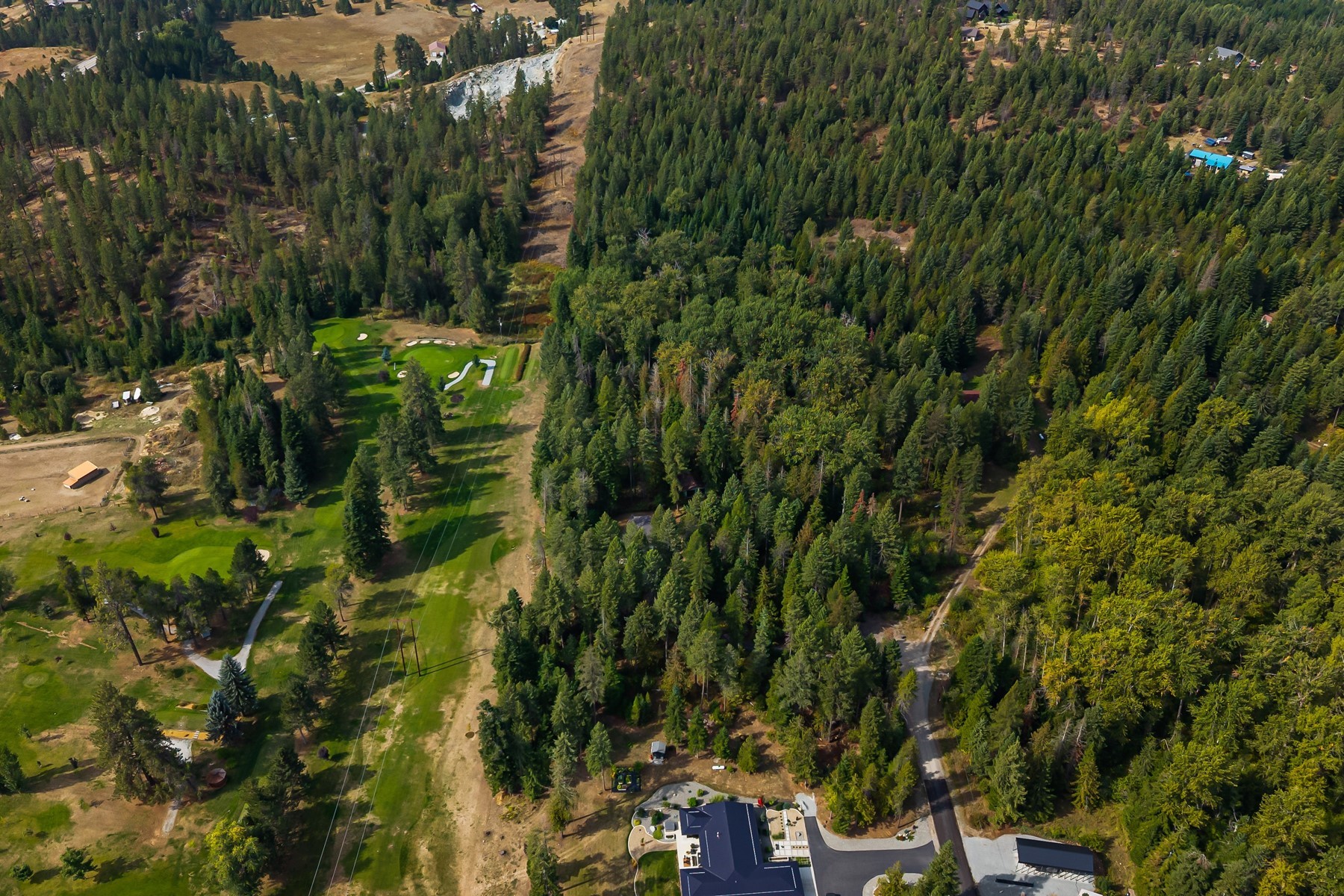  Large Home,5 Acres, and a Shop - 物件實景