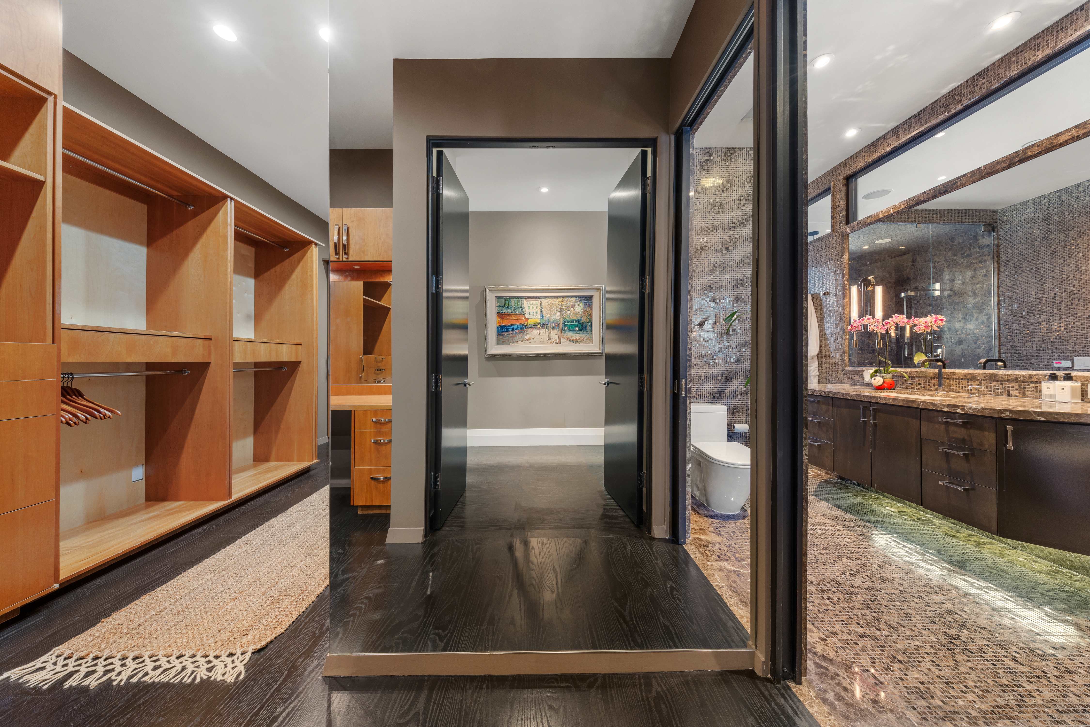  Spectacular Renovated SOMA Home with Rare Museum-Like 7-Car Garage - 物件實景