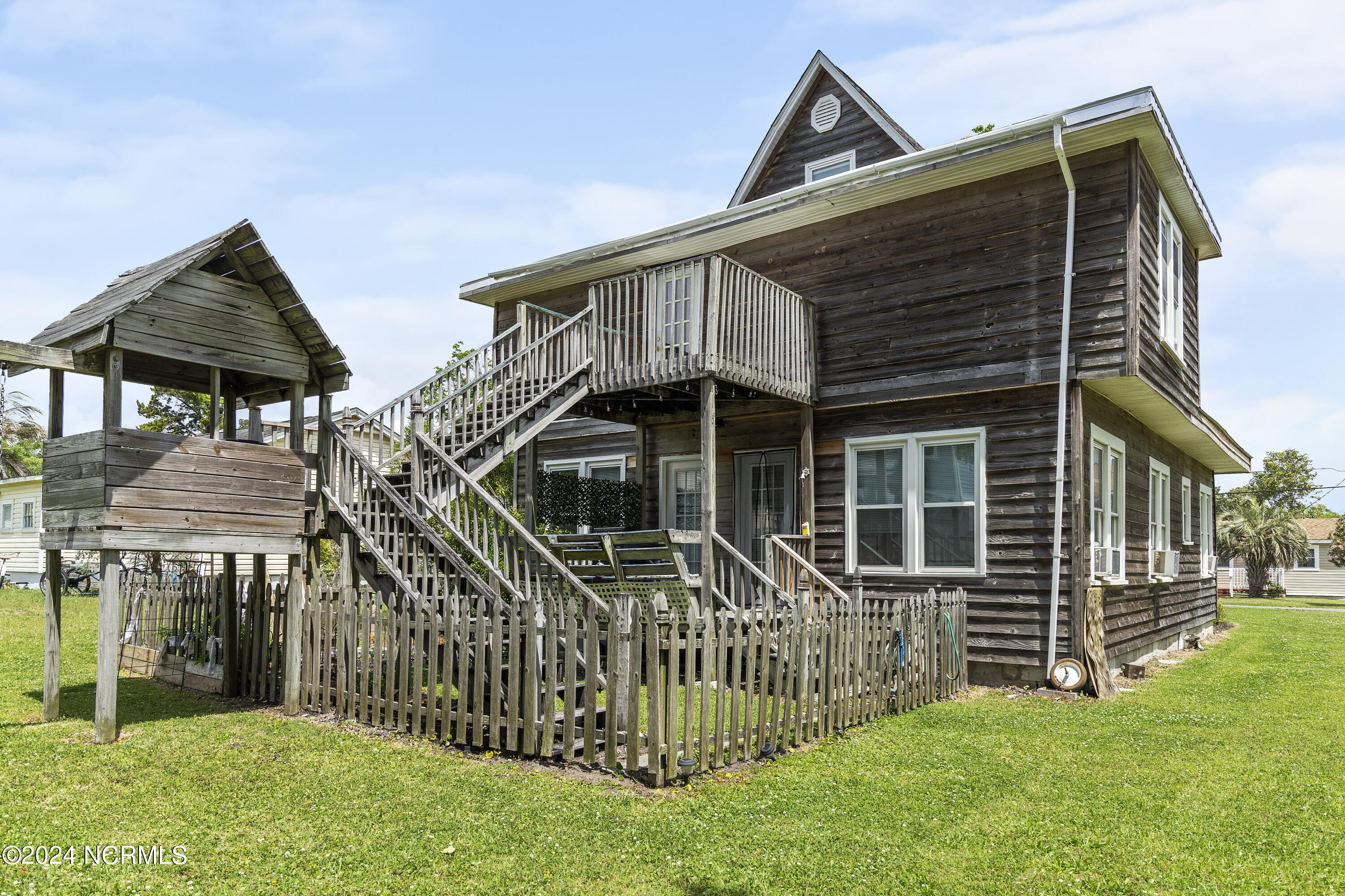 Carolina Beach, North Carolina, 28428, United States, 2 Bedrooms Bedrooms, ,2 BathroomsBathrooms,Residential,For Sale,1708974