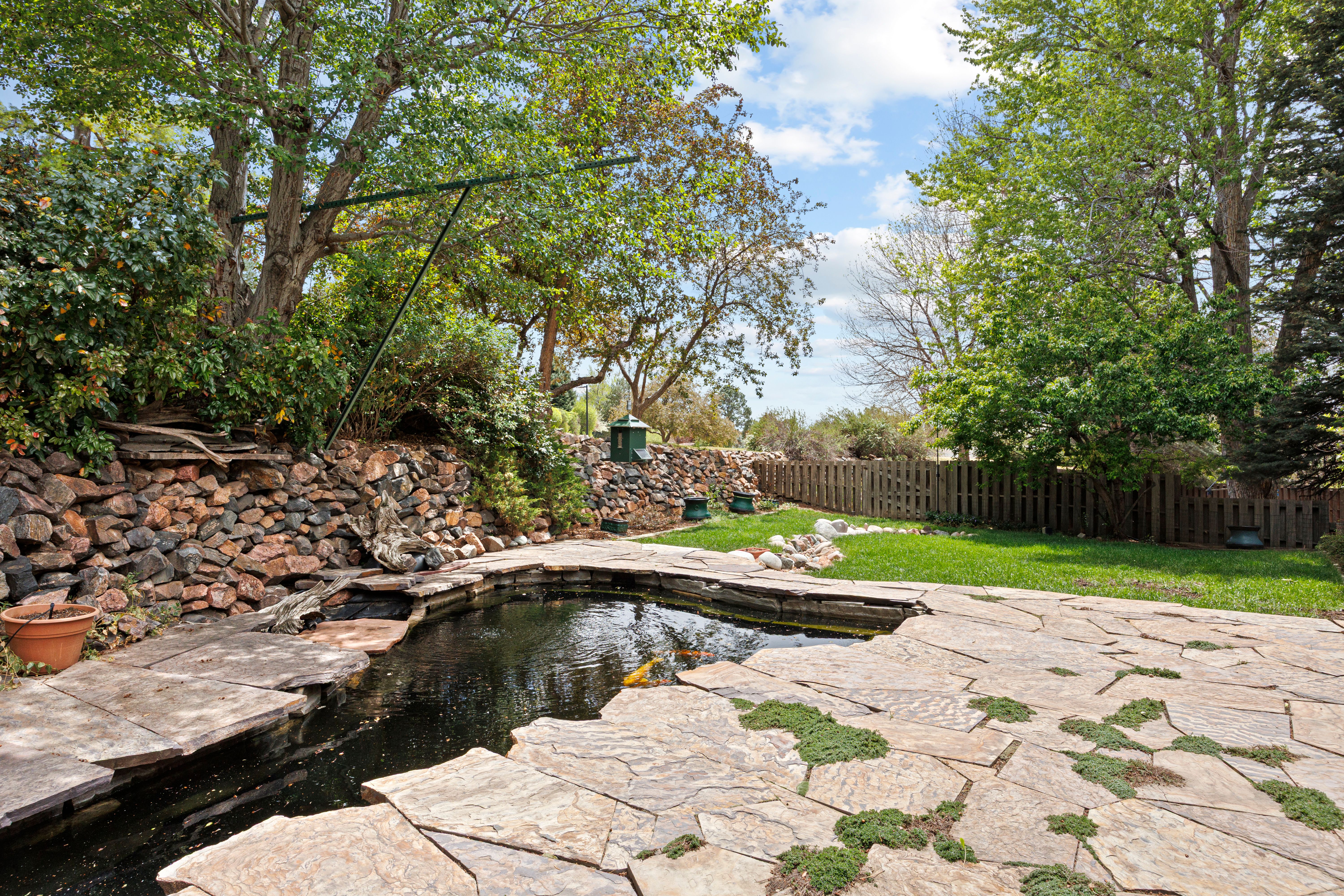  Beautifully Updated Home On Cul-De-Sac In Desirable Heritage Place Neighborhood - 物件實景