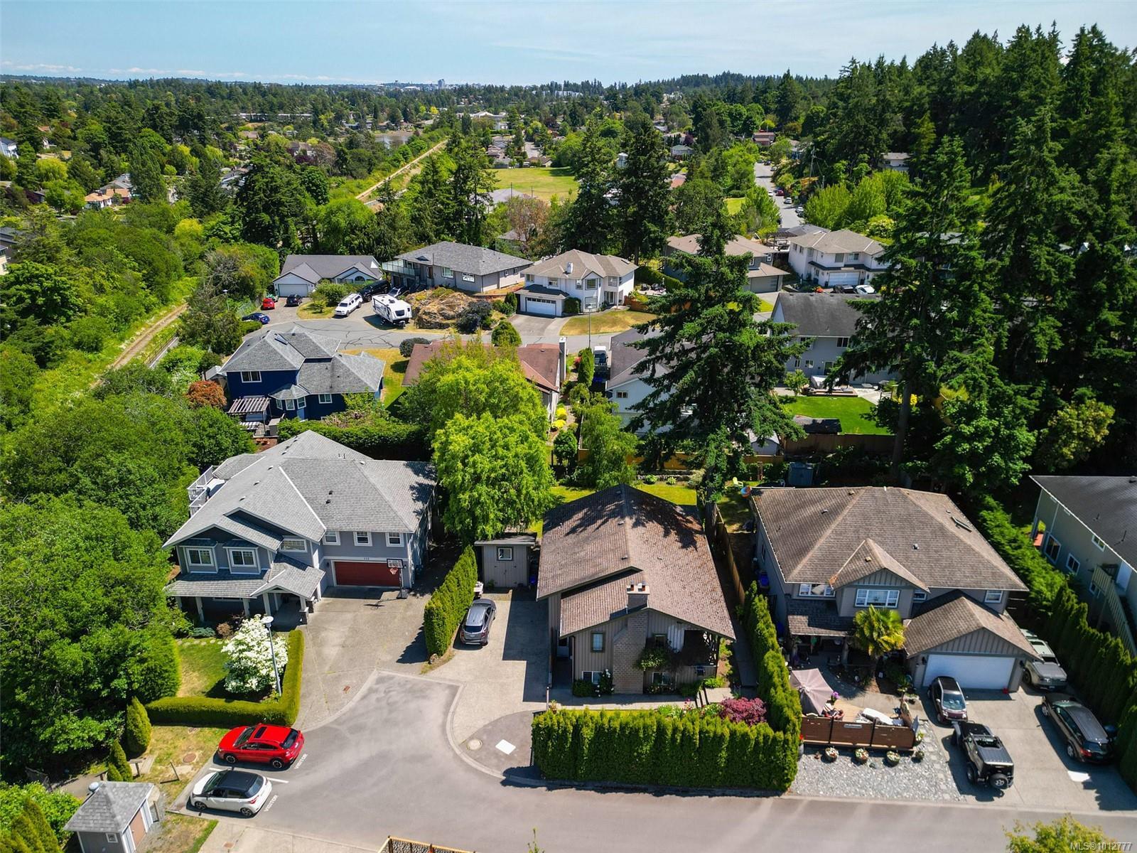VIEW ROYAL, British Columbia, V9B 6N7, CA, 5 Bedrooms Bedrooms, ,Residential,For Sale,1951218