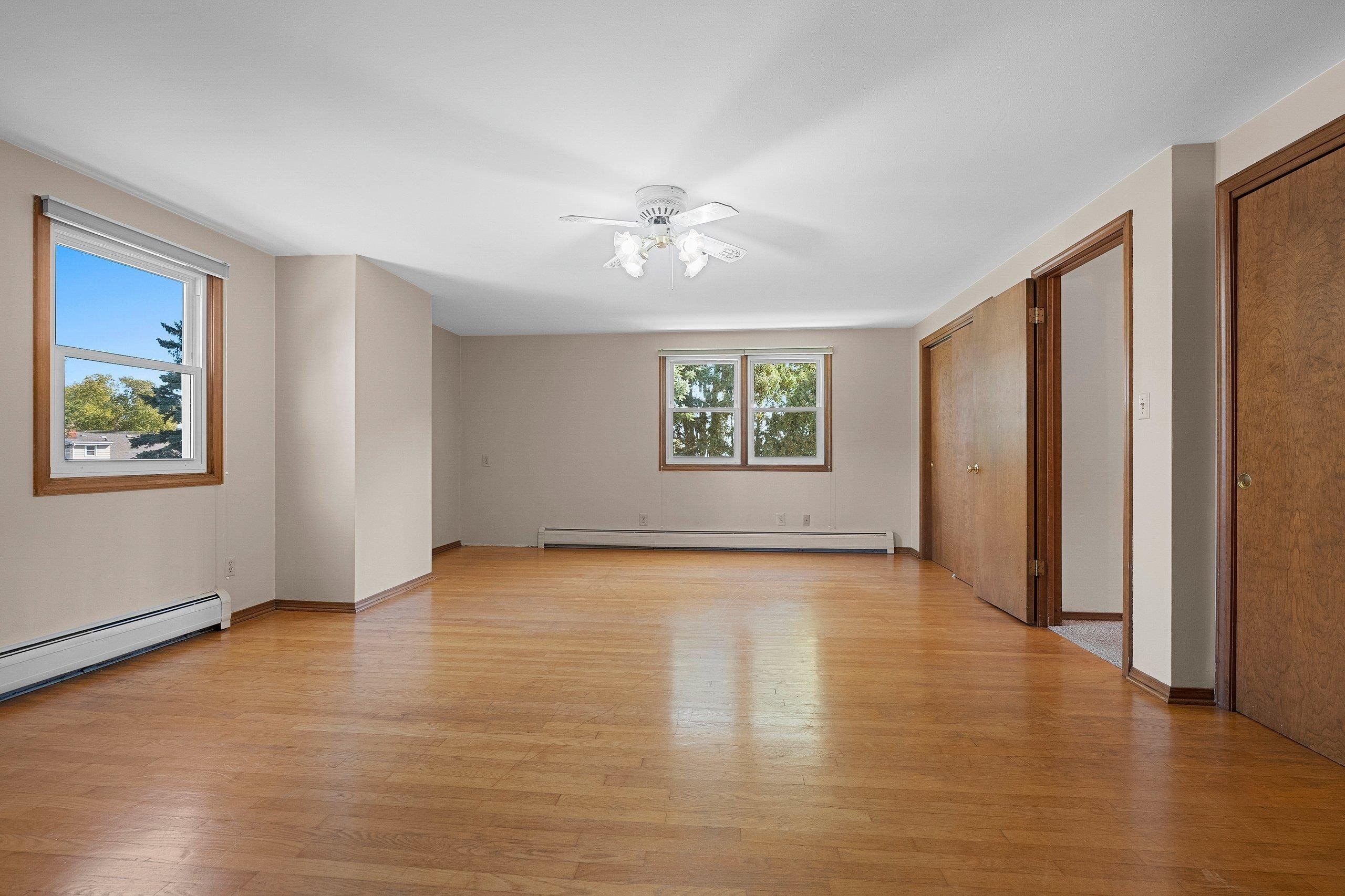 GREEN BAY, Wisconsin, 54304-4417, United States, 4 Bedrooms Bedrooms, ,2 BathroomsBathrooms,Residential,For Sale,1978060