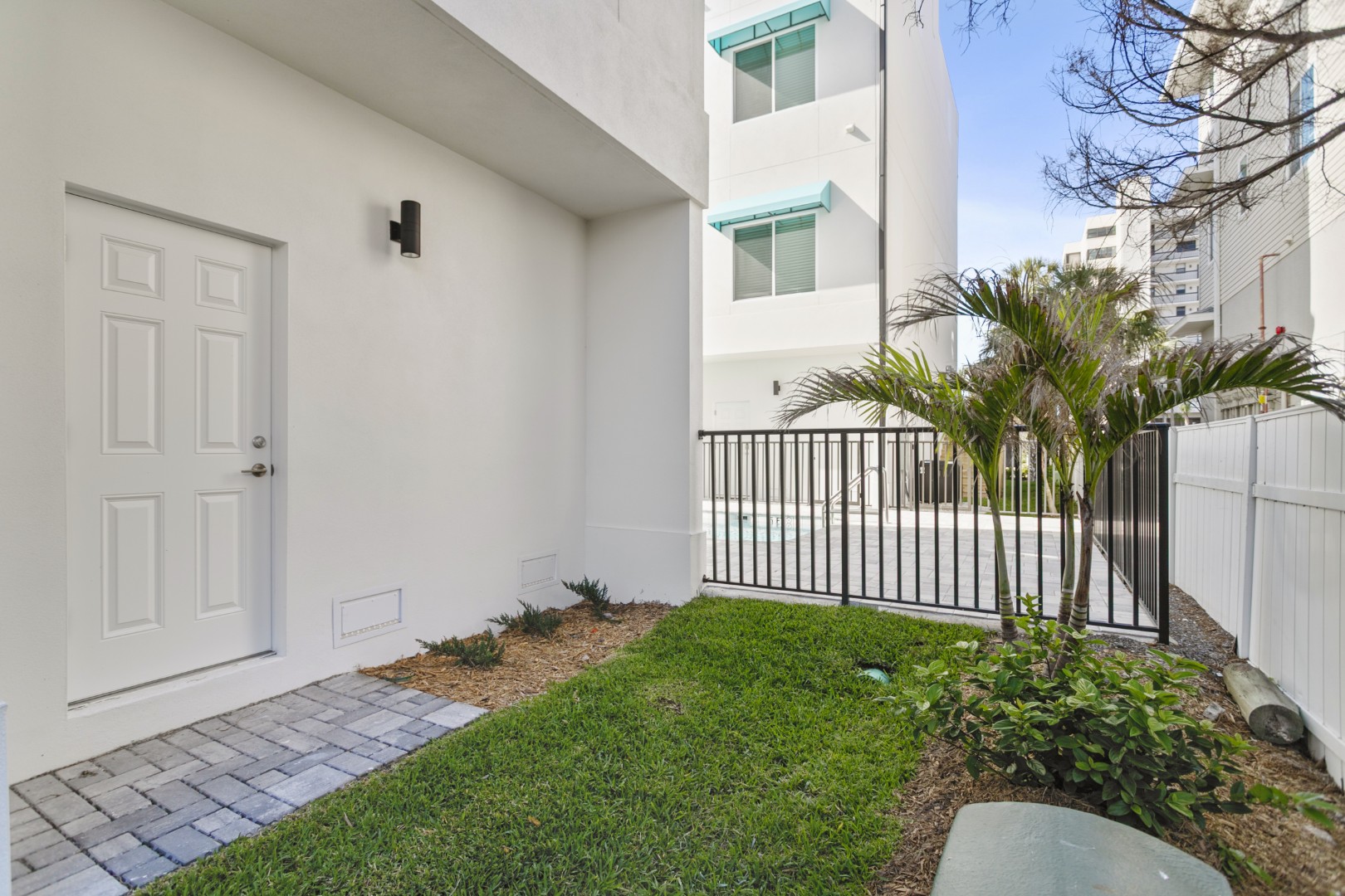 Madeira Beach, Florida, 33708, United States, 5 Bedrooms Bedrooms, ,4 BathroomsBathrooms,Residential,For Sale,1810583