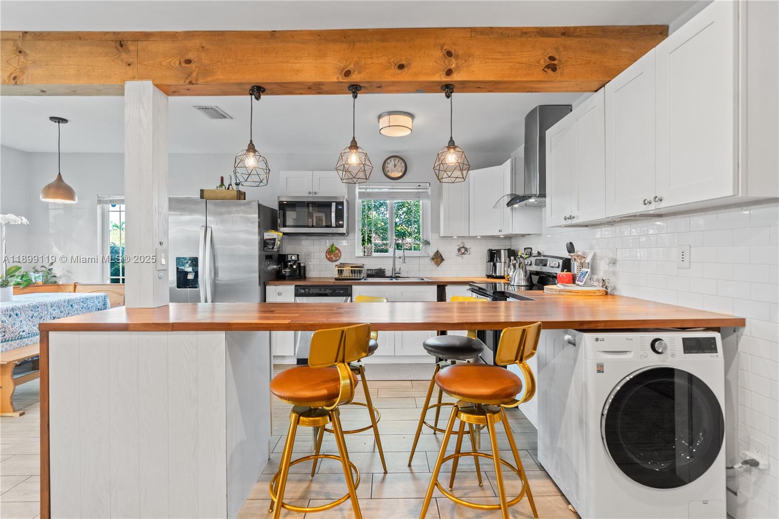 Hollywood, Florida, 33020, United States, 3 Bedrooms Bedrooms, ,2 BathroomsBathrooms,Residential,For Sale,1967684