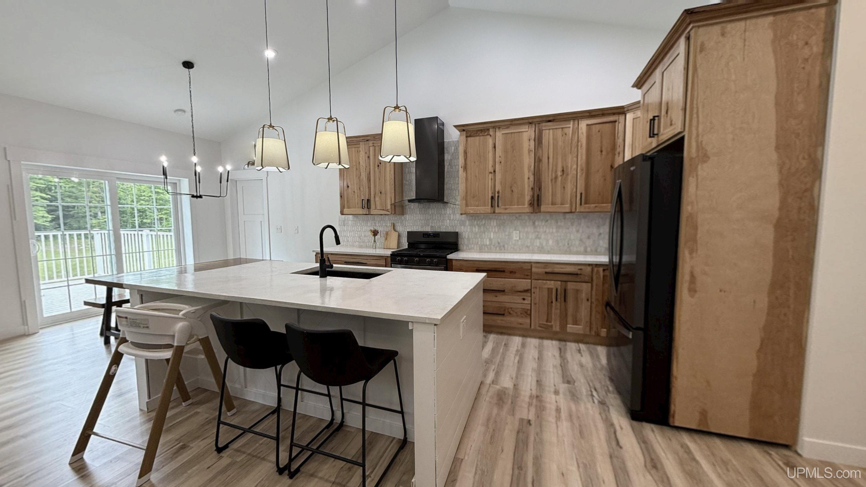 Hancock, Michigan, 49930, United States, 3 Bedrooms Bedrooms, ,3 BathroomsBathrooms,Residential,For Sale,1901071