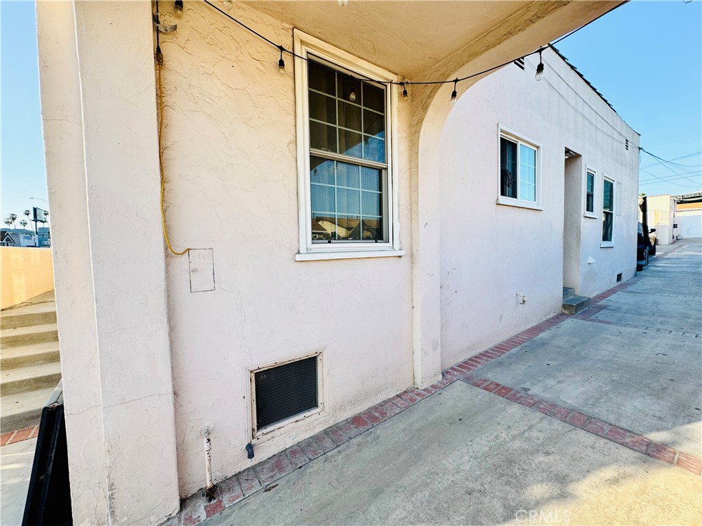 Los Angeles, California, 90023, United States, 4 Bedrooms Bedrooms, ,3 BathroomsBathrooms,Residential,For Sale,2013063