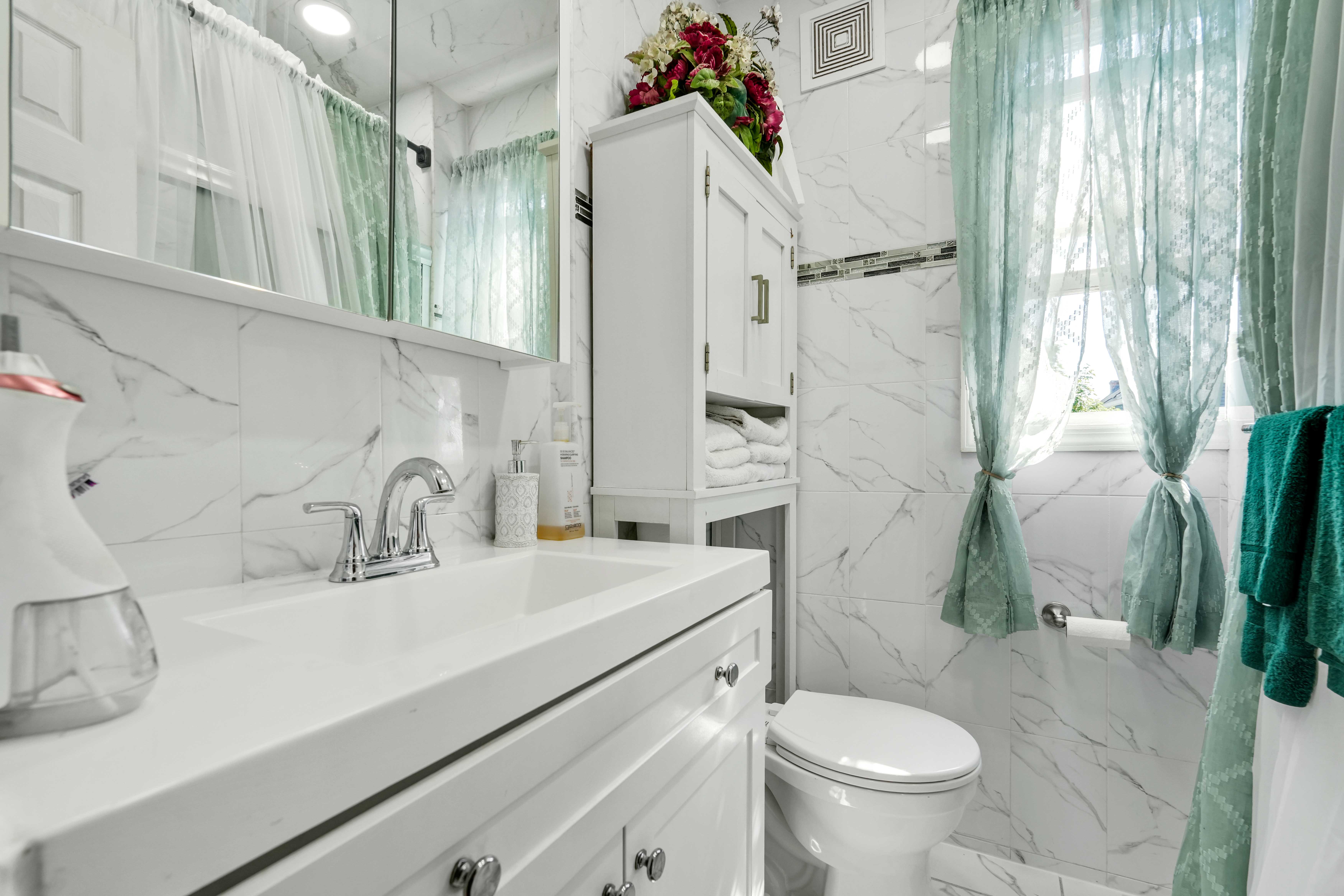 Queens Village, New York, 11429, United States, 4 Bedrooms Bedrooms, ,3 BathroomsBathrooms,Residential,For Sale,2048464