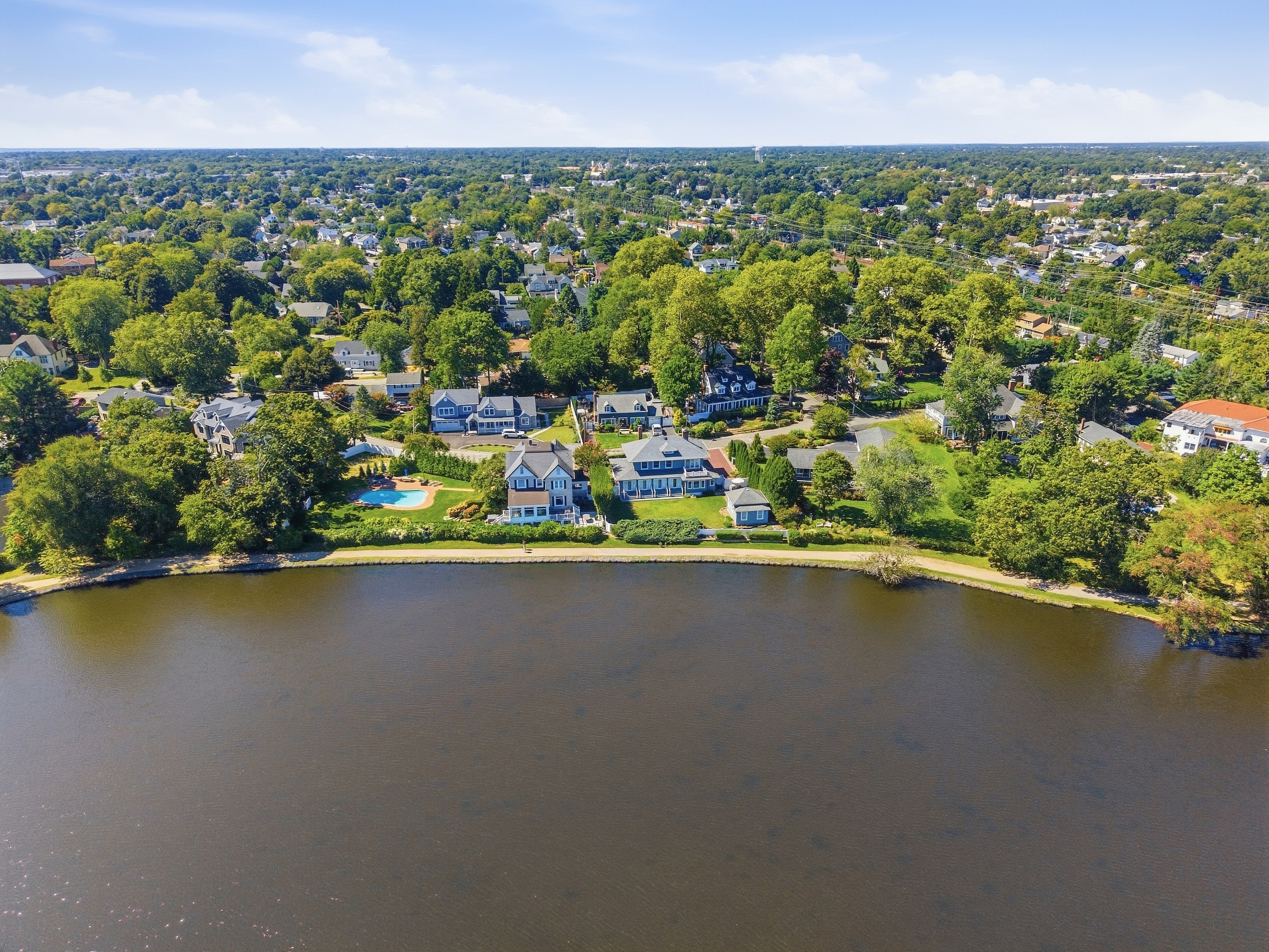  16 Stuart Avenue, Babylon, NY, 11702 - 物件實景