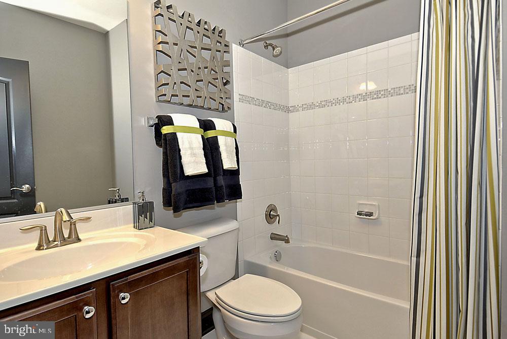 Clinton, Maryland, 20735, United States, 6 Bedrooms Bedrooms, ,6 BathroomsBathrooms,Residential,For Sale,1864170