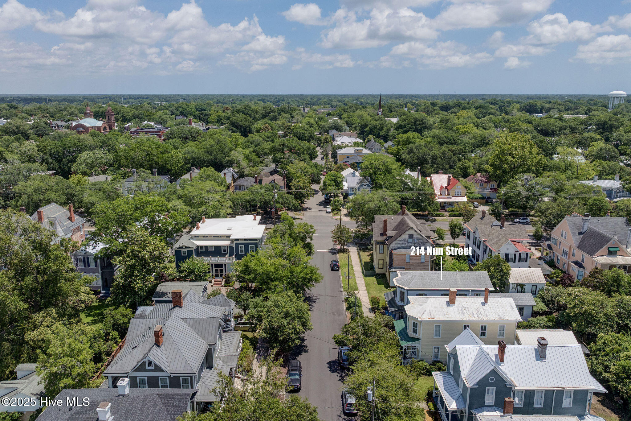 Wilmington, North Carolina, 28401, United States, 4 Bedrooms Bedrooms, ,3 BathroomsBathrooms,Residential,For Sale,1874502