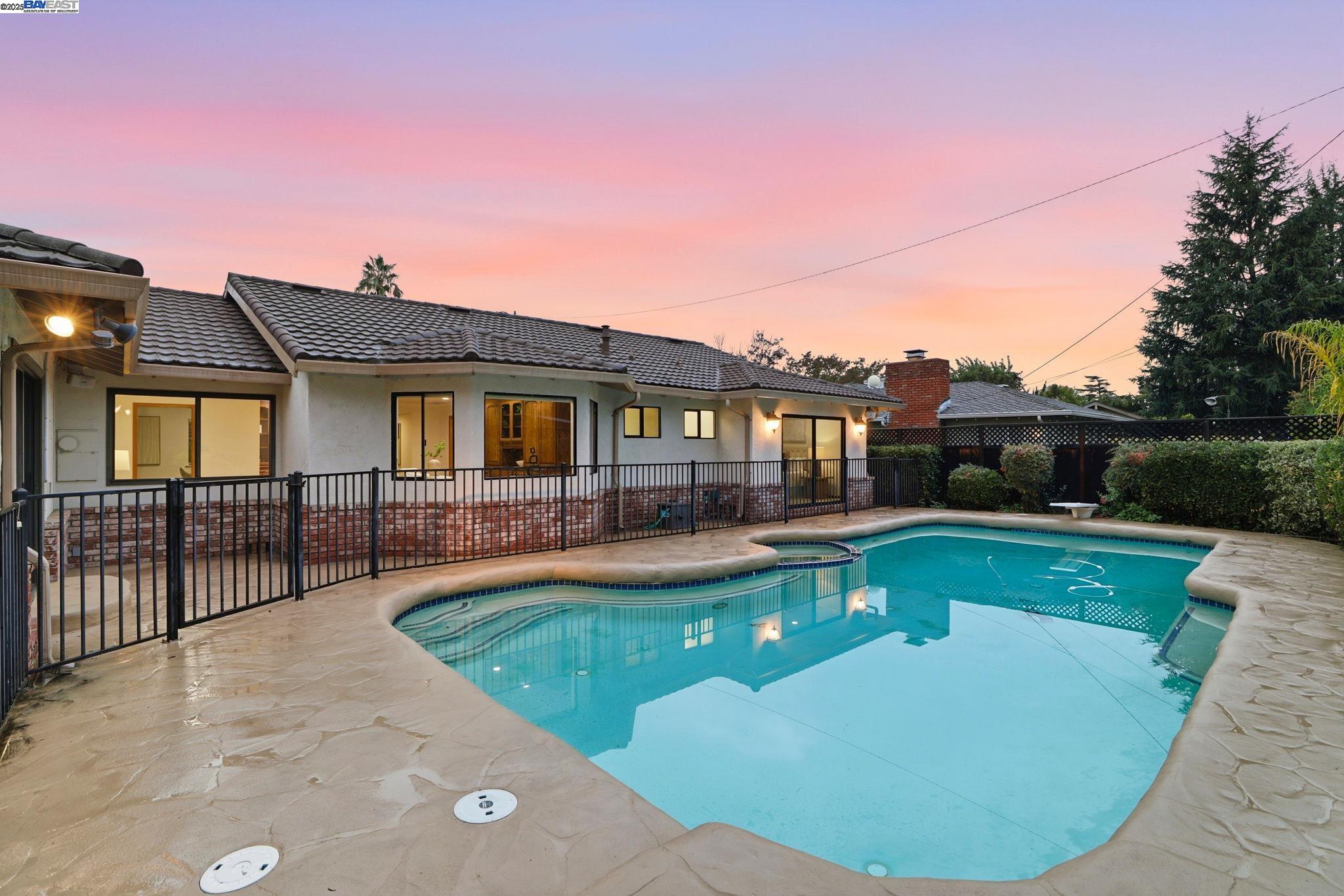 Fremont, California, 94536, United States, 3 Bedrooms Bedrooms, ,2 BathroomsBathrooms,Residential,For Sale,1992910