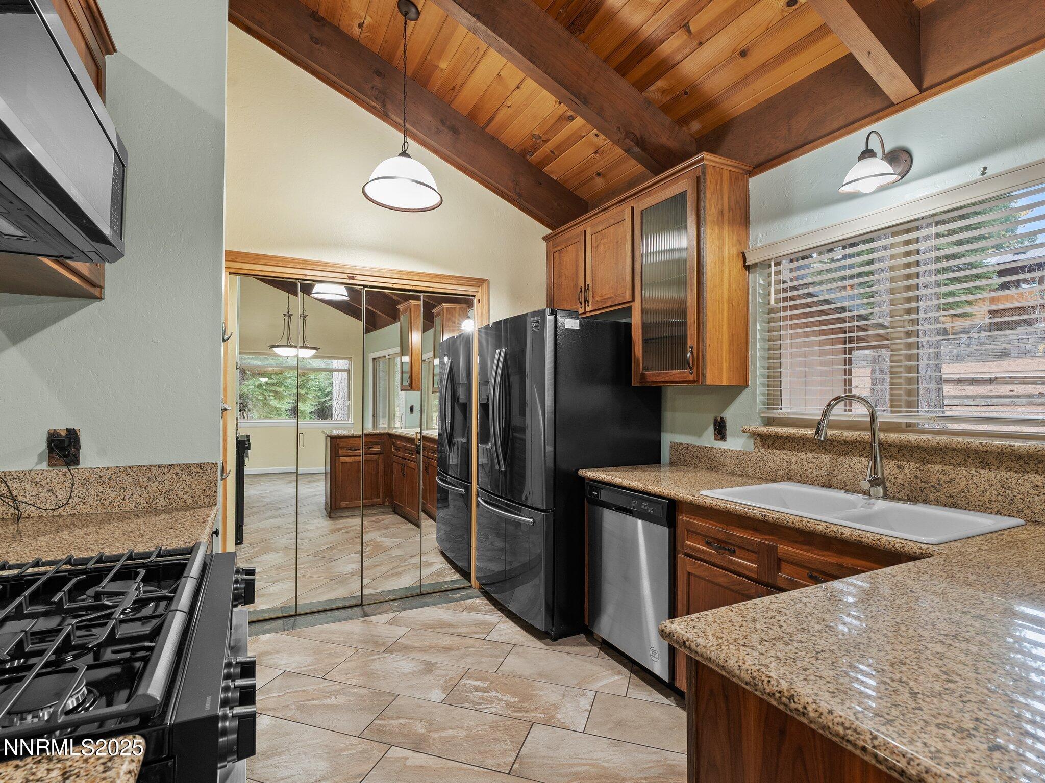 South Lake Tahoe, California, 96150, United States, 3 Bedrooms Bedrooms, ,2 BathroomsBathrooms,Residential,For Sale,1970605