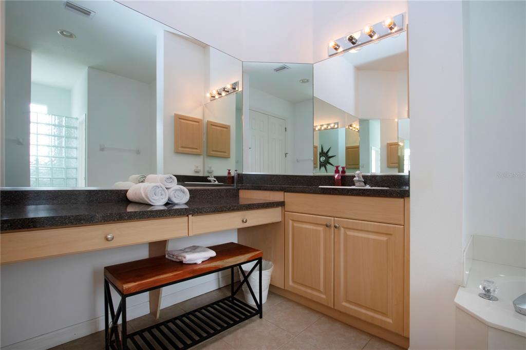 Ellenton, Florida, 34222, United States, 4 Bedrooms Bedrooms, ,3 BathroomsBathrooms,Residential,For Sale,1988008