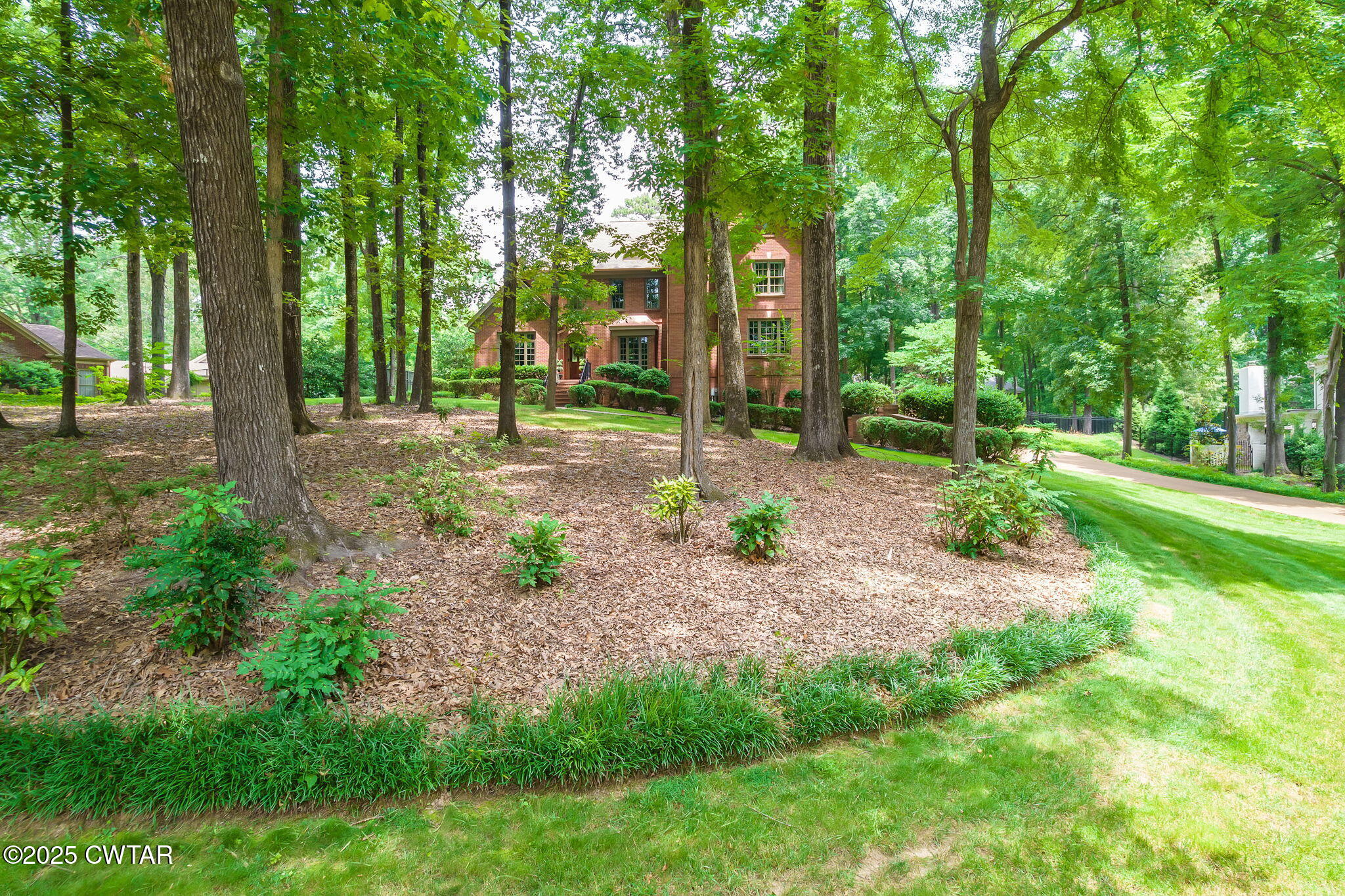 Jackson, Tennessee, 38305, United States, 4 Bedrooms Bedrooms, ,4 BathroomsBathrooms,Residential,For Sale,1894797