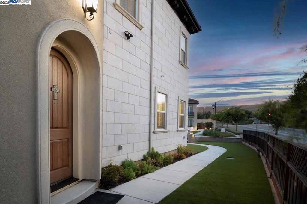 San Ramon, California, 94582, United States, 4 Bedrooms Bedrooms, ,4 BathroomsBathrooms,Residential,For Sale,1905667