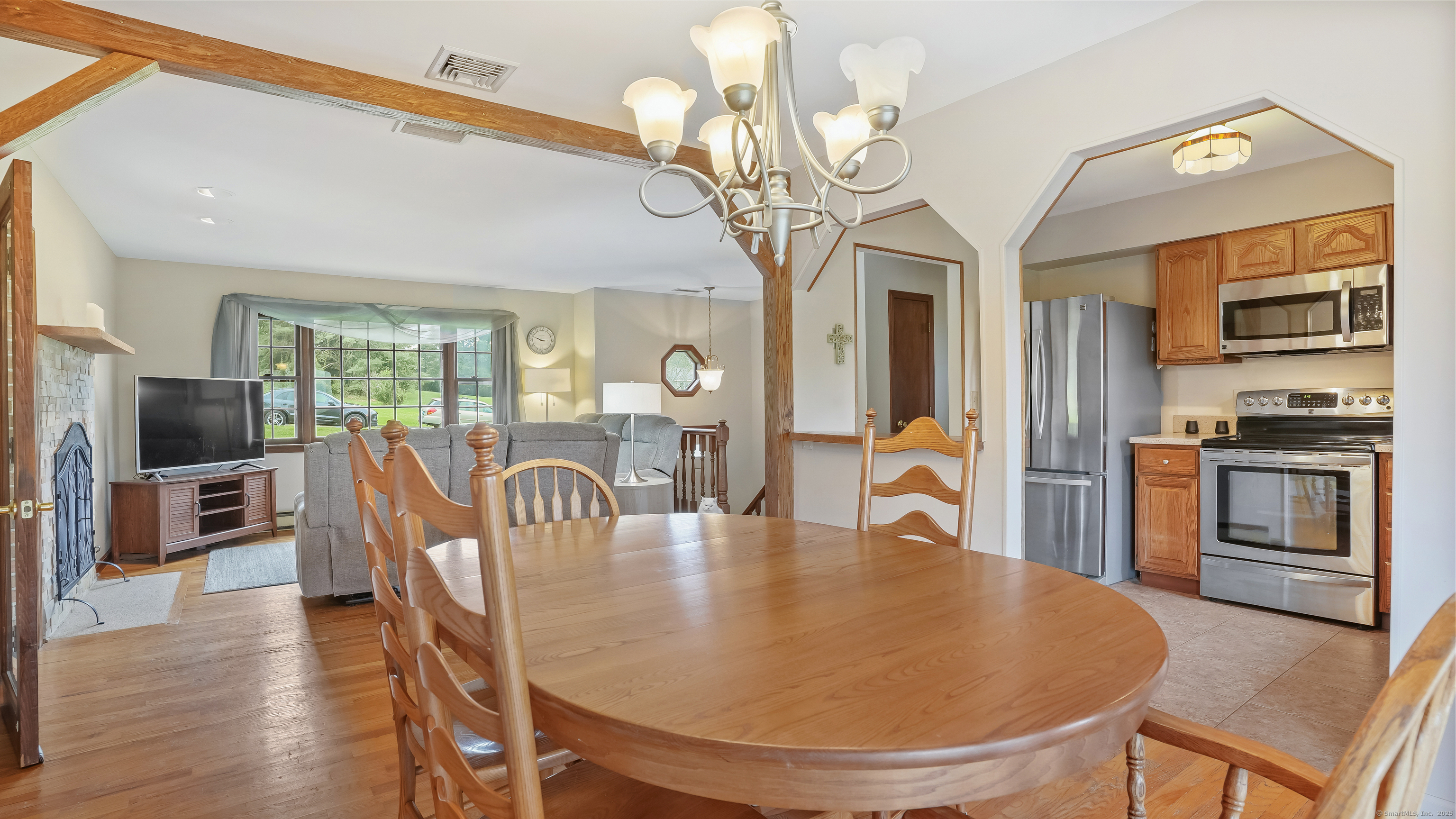 New Milford, Connecticut, 06776, United States, 3 Bedrooms Bedrooms, ,3 BathroomsBathrooms,Residential,For Sale,1924993