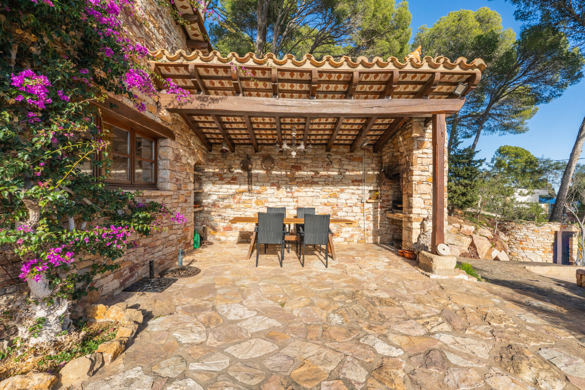  Unique property with sea views in Sa Riera, Begur - 物件實景