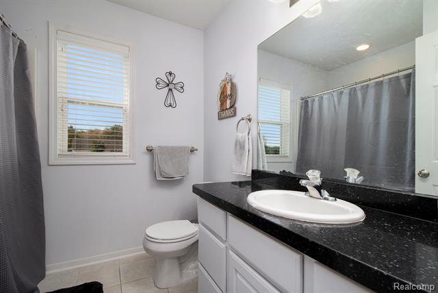 Oceola Twp, Michigan, 48843, United States, 3 Bedrooms Bedrooms, ,4 BathroomsBathrooms,Residential,For Sale,1980235