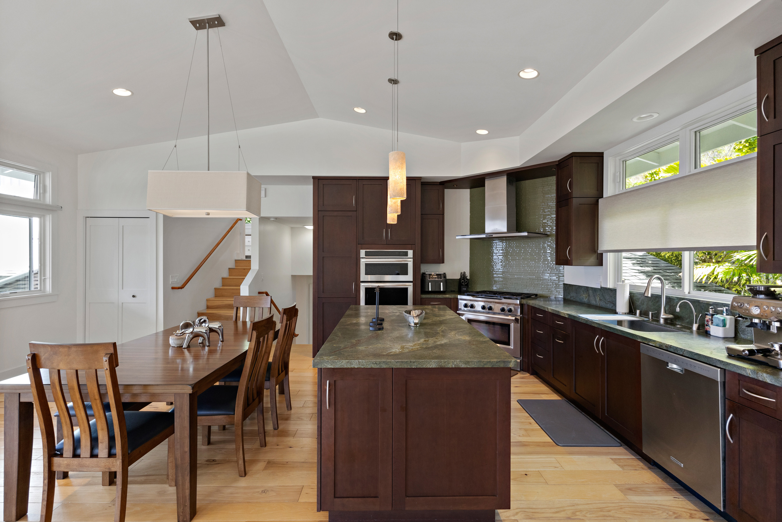 Honolulu, Hawaii, 96821, United States, 3 Bedrooms Bedrooms, ,3 BathroomsBathrooms,Residential,For Sale,1975355