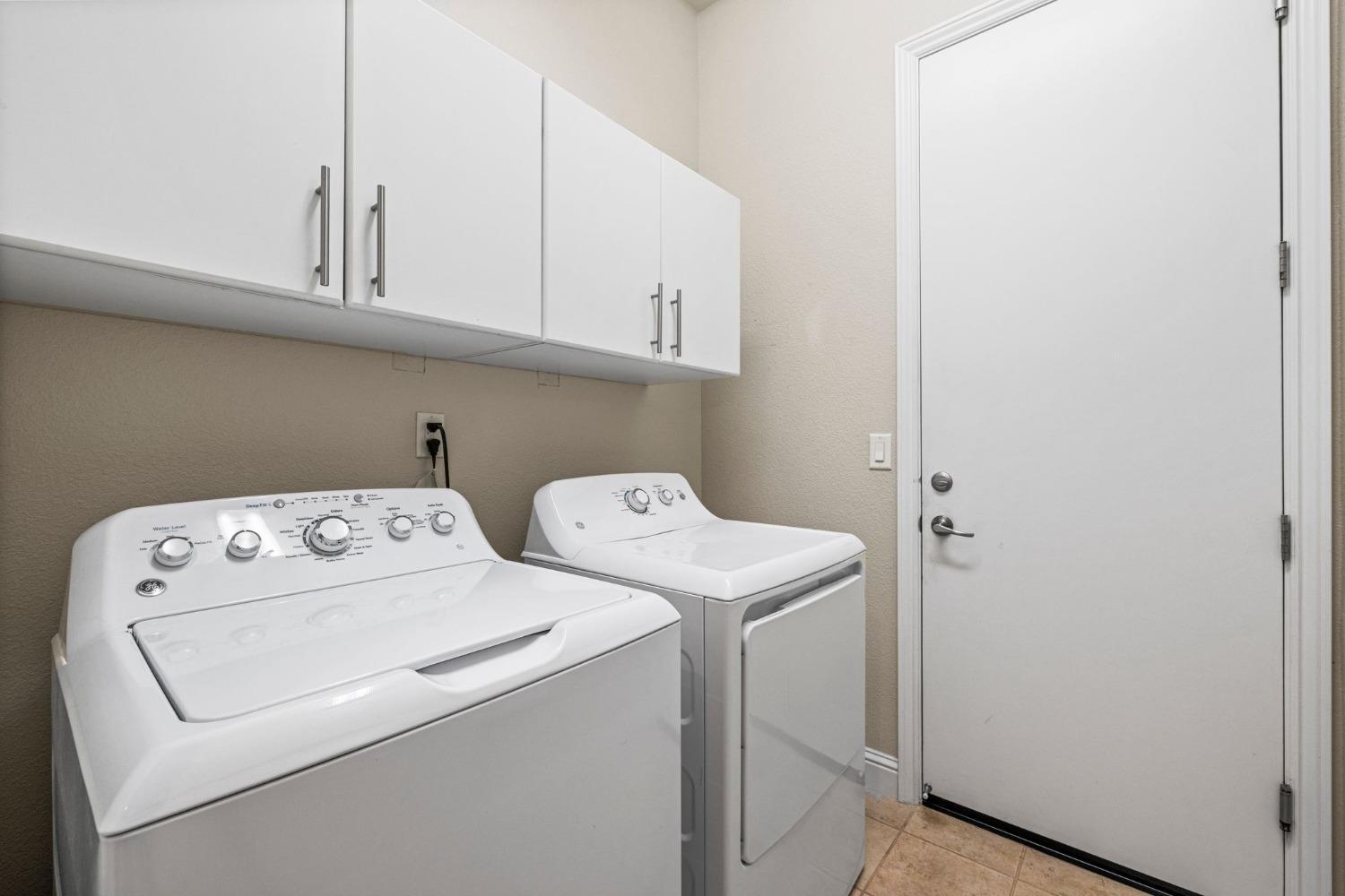 Roseville, California, 95747, United States, 3 Bedrooms Bedrooms, ,2 BathroomsBathrooms,Residential,For Sale,1924391