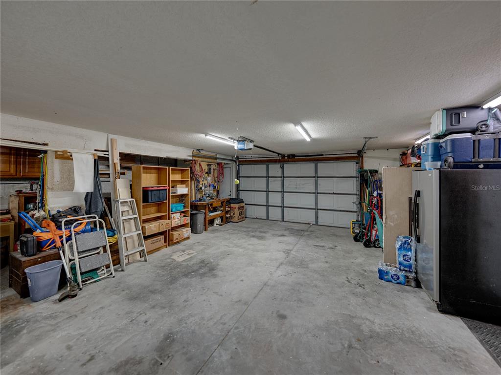 Lakeland, Florida, 33810, United States, 5 Bedrooms Bedrooms, ,4 BathroomsBathrooms,Residential,For Sale,1696884