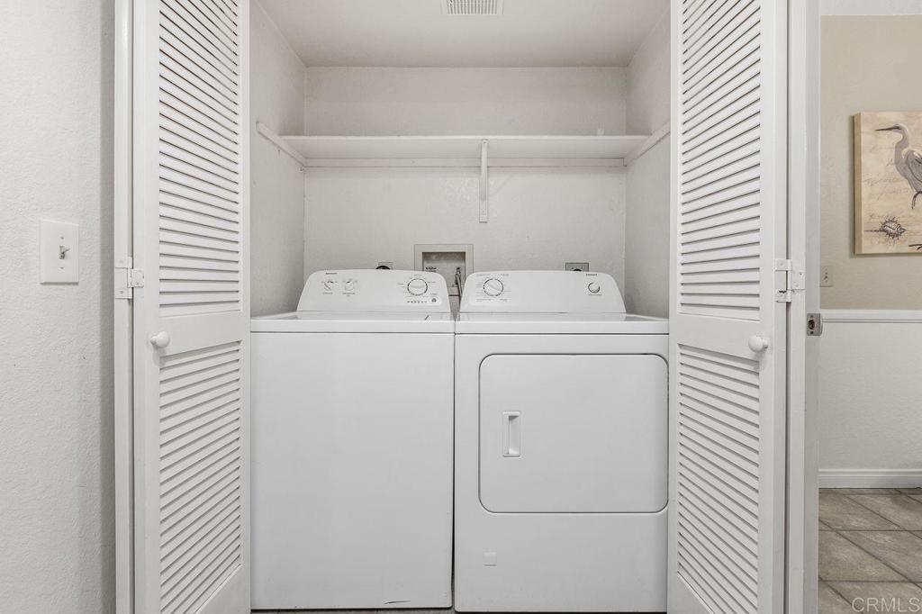 Vista, California, 92081, United States, 2 Bedrooms Bedrooms, ,2 BathroomsBathrooms,Residential,For Sale,1989582