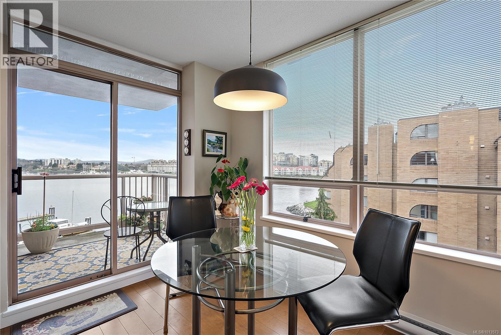 VICTORIA, British Columbia, V8V 4Y1, CA, 2 Bedrooms Bedrooms, ,2 BathroomsBathrooms,Residential,For Sale,1951175