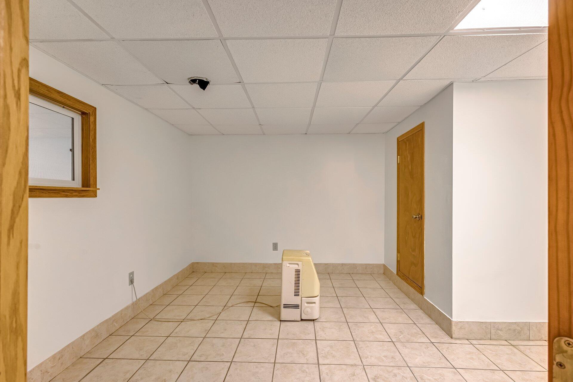Milwaukee, Wisconsin, 53224, United States, 5 Bedrooms Bedrooms, ,4 BathroomsBathrooms,Residential,For Sale,1857409