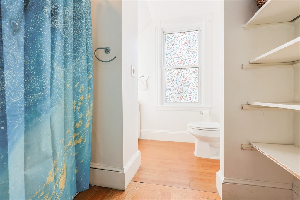 Quincy, Massachusetts, 02169, United States, 4 Bedrooms Bedrooms, ,2 BathroomsBathrooms,Residential,For Sale,2001960