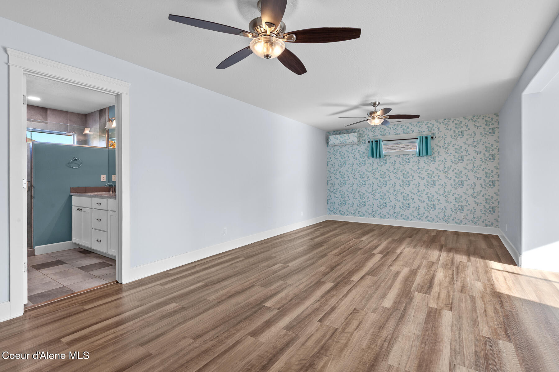 Coeur d'Alene, Idaho, 83814, United States, 3 Bedrooms Bedrooms, ,4 BathroomsBathrooms,Residential,For Sale,1976141